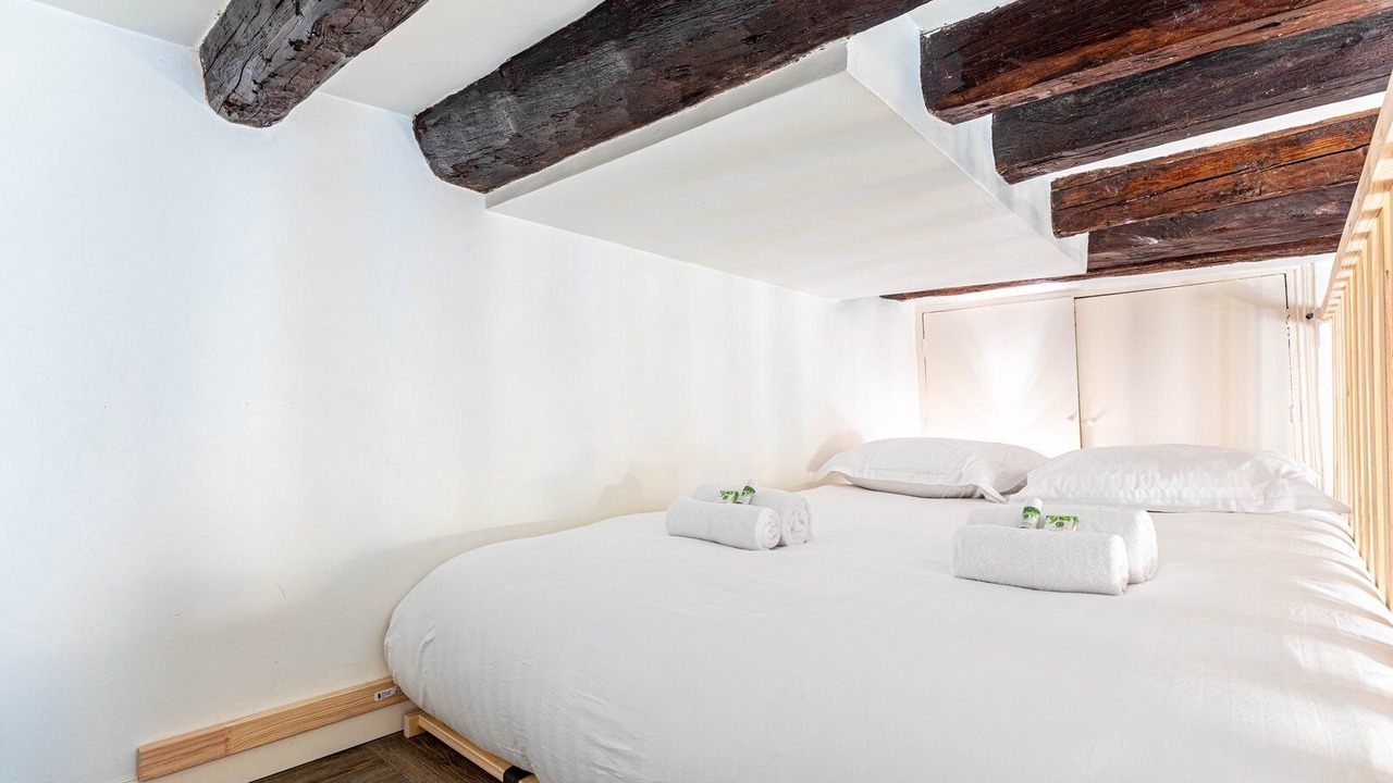Photo of Bedroom in Val-de-Grace
