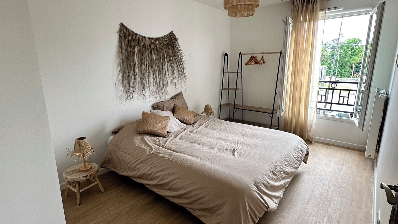 Photo of Bedroom in Le Bourget