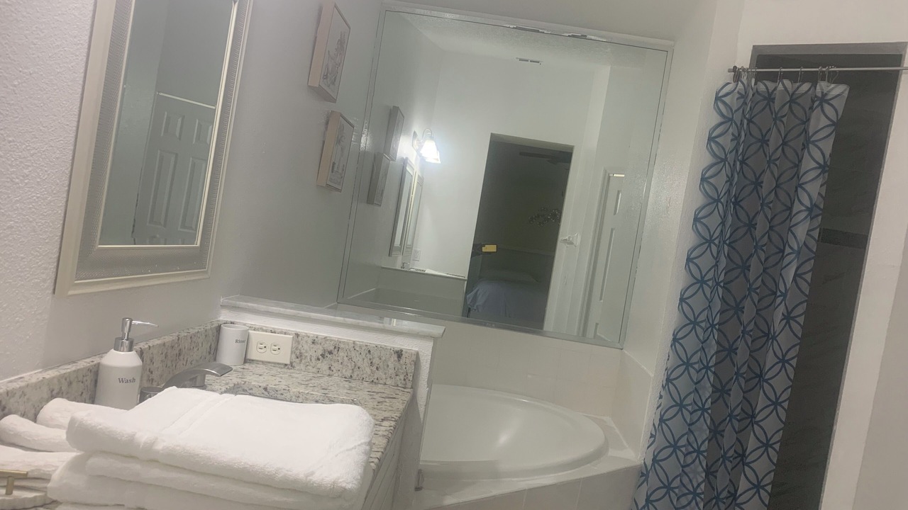 Photo of Bathroom in Fairvilla