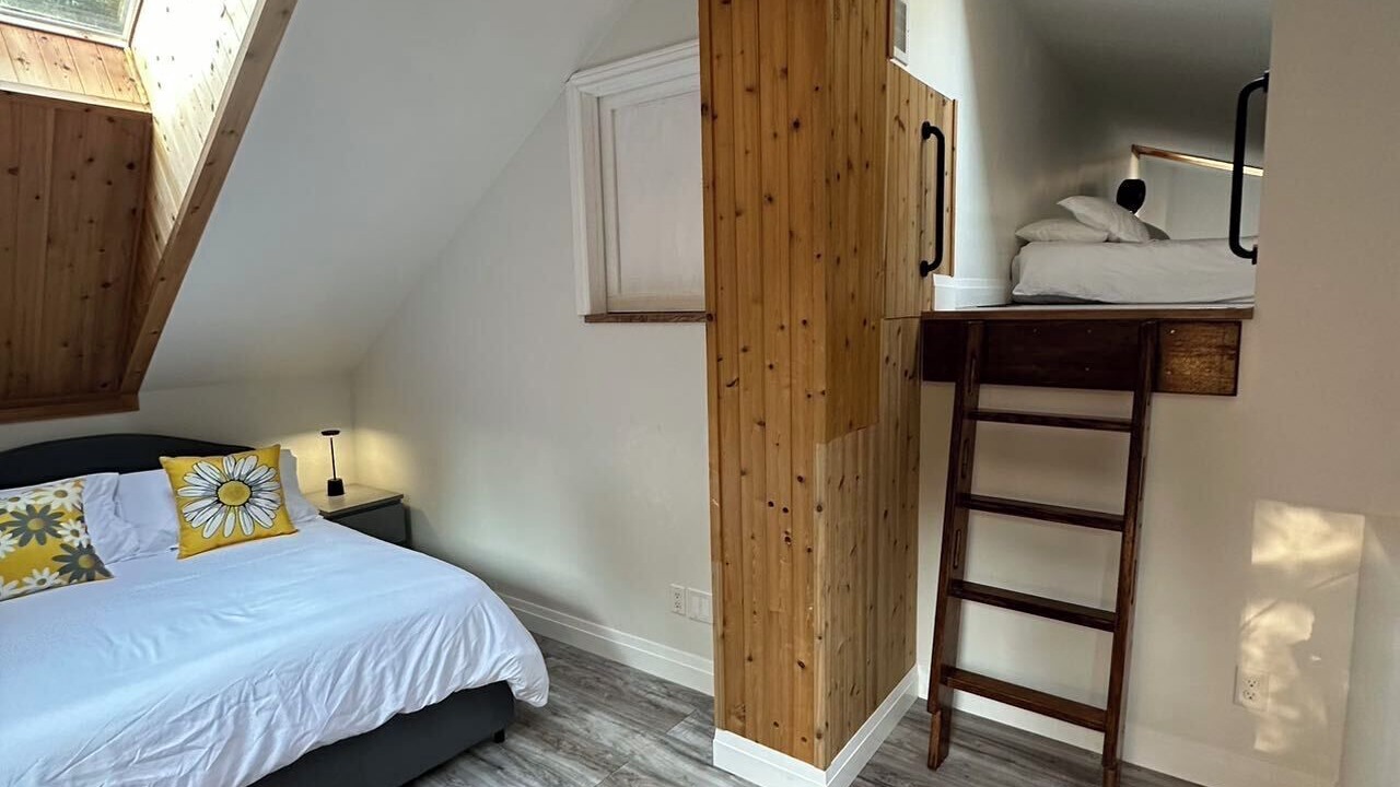 Photo of Bedroom in Gravenhurst