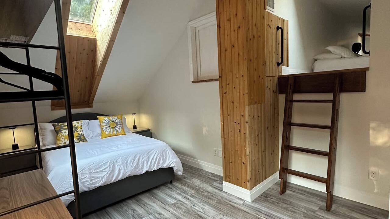 Photo of Bedroom in Gravenhurst