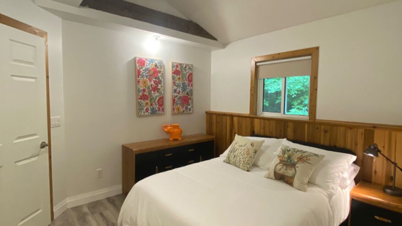 Photo of Bedroom in Gravenhurst