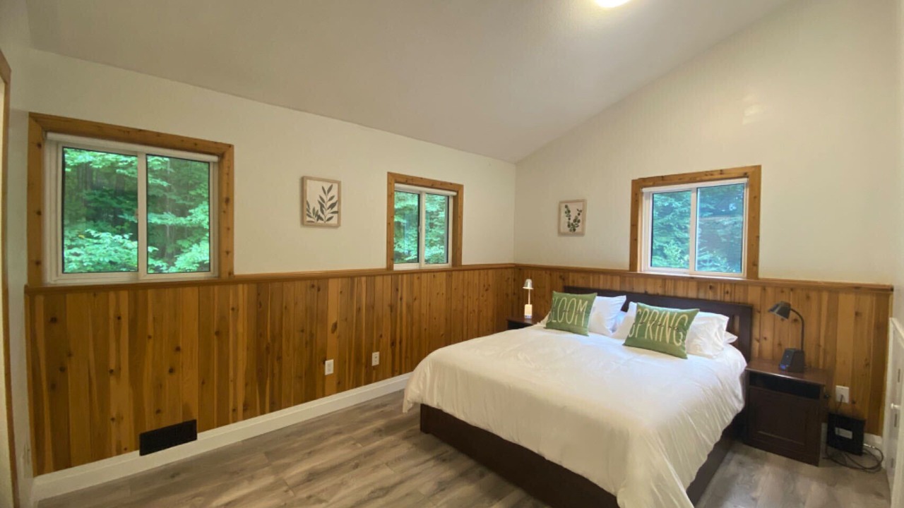Photo of Bedroom in Gravenhurst