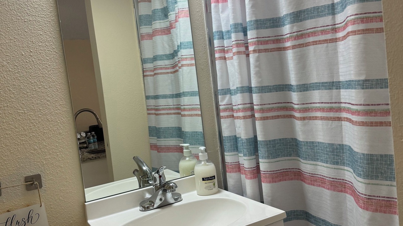 Photo of Bathroom in Pinecrest West Park