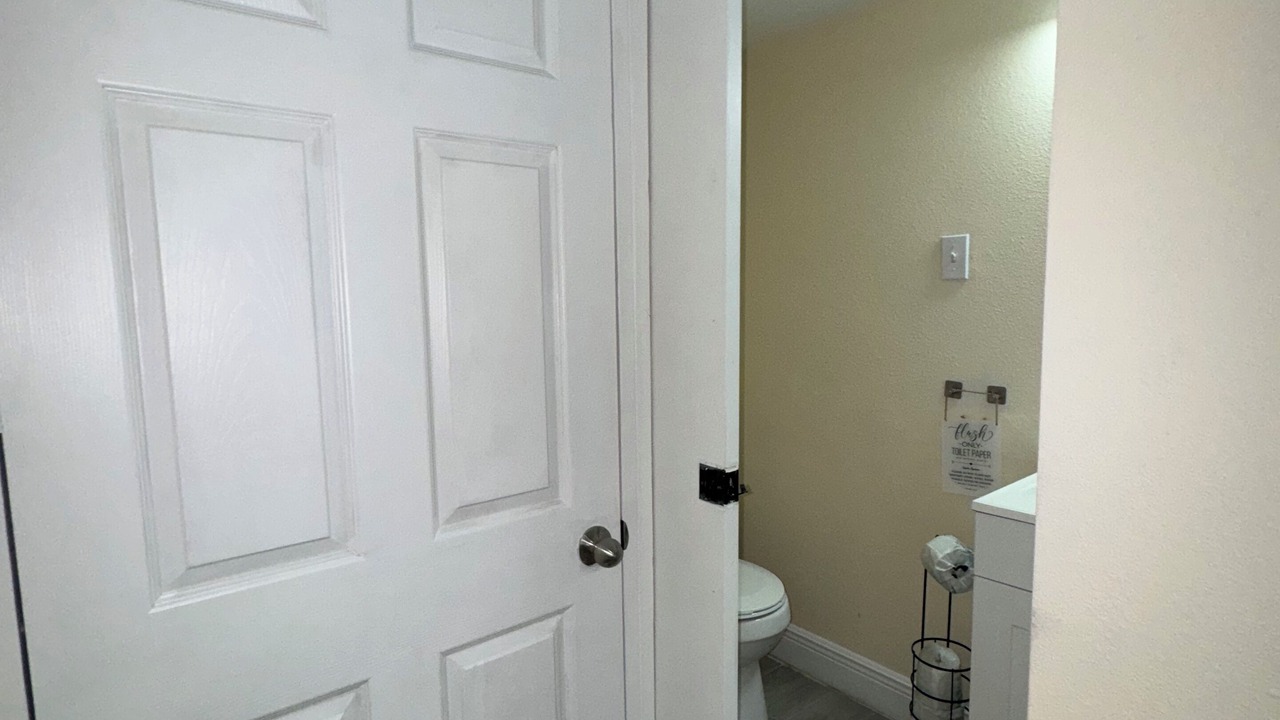 Photo of Bathroom in Pinecrest West Park