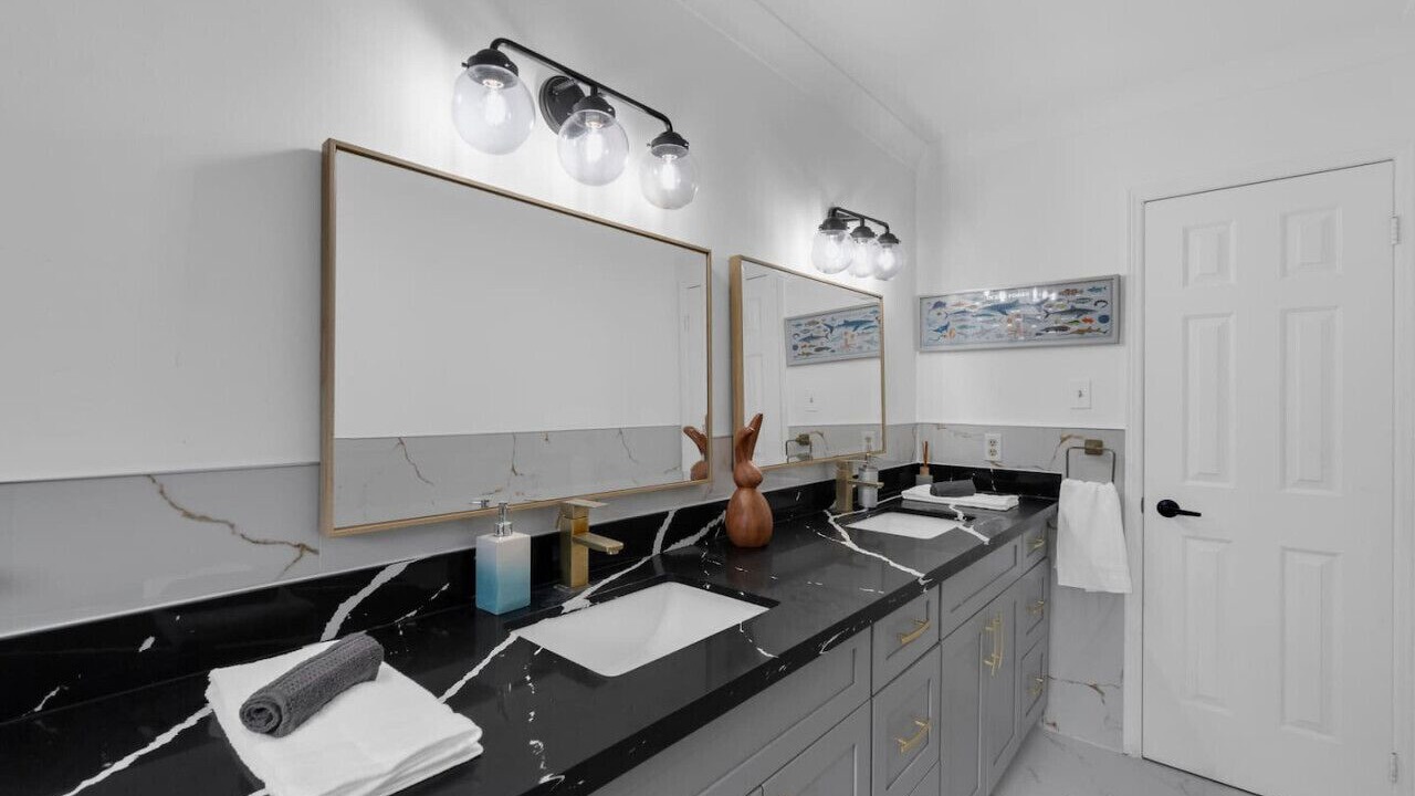 Photo of Bathroom in Erin Mills