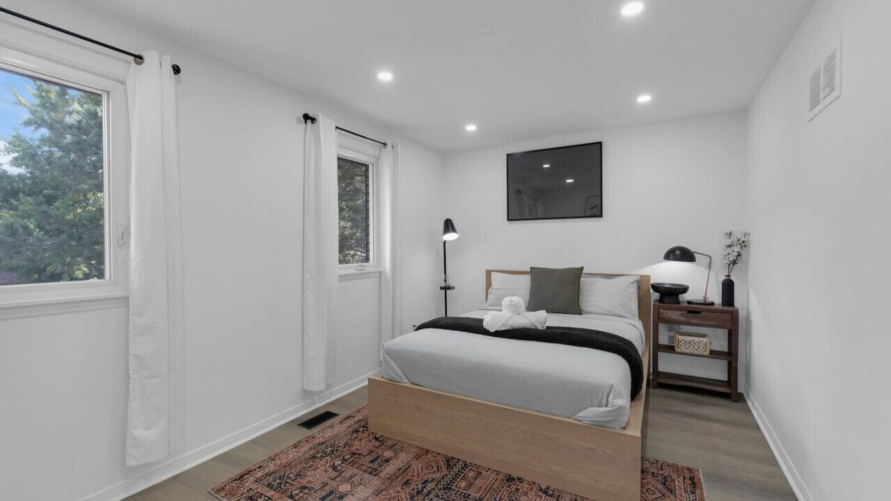 Photo of Bedroom in Erin Mills