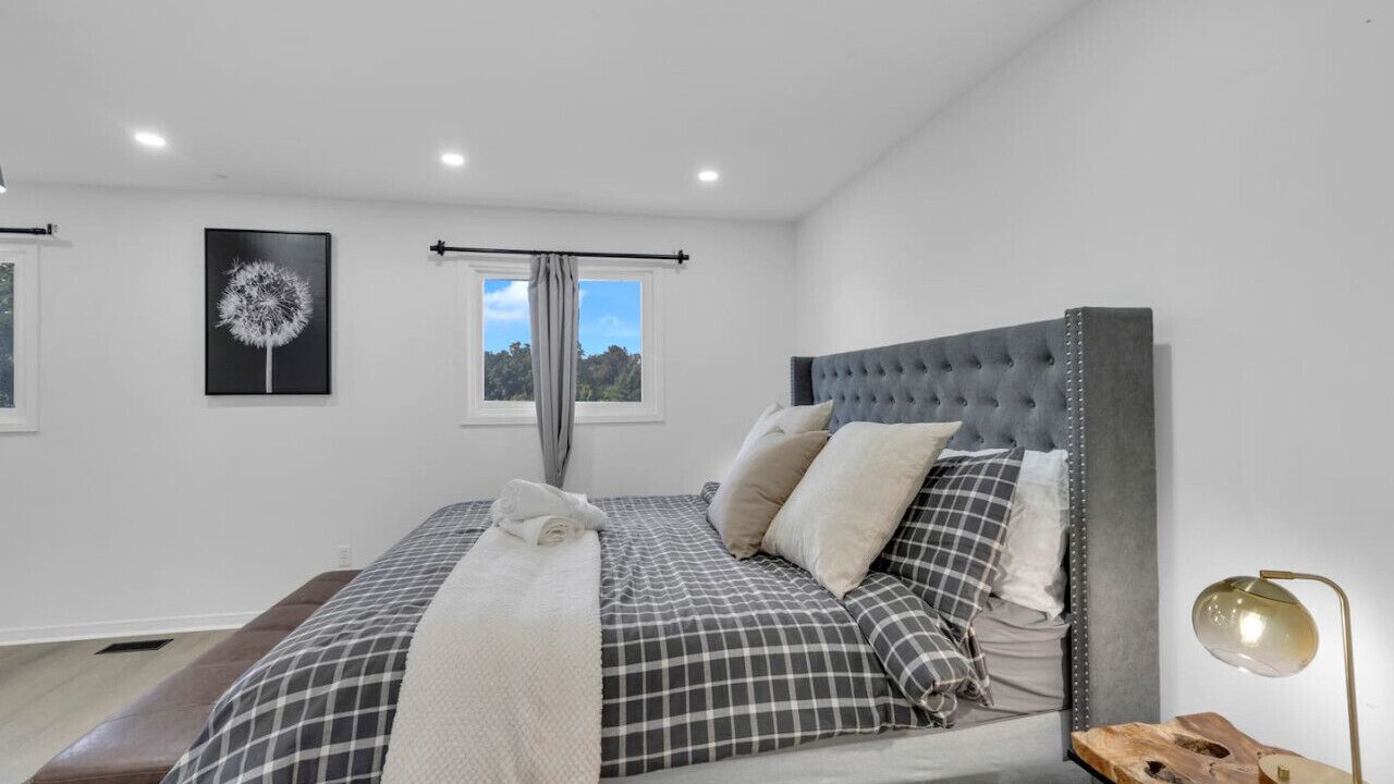 Photo of Bedroom in Erin Mills