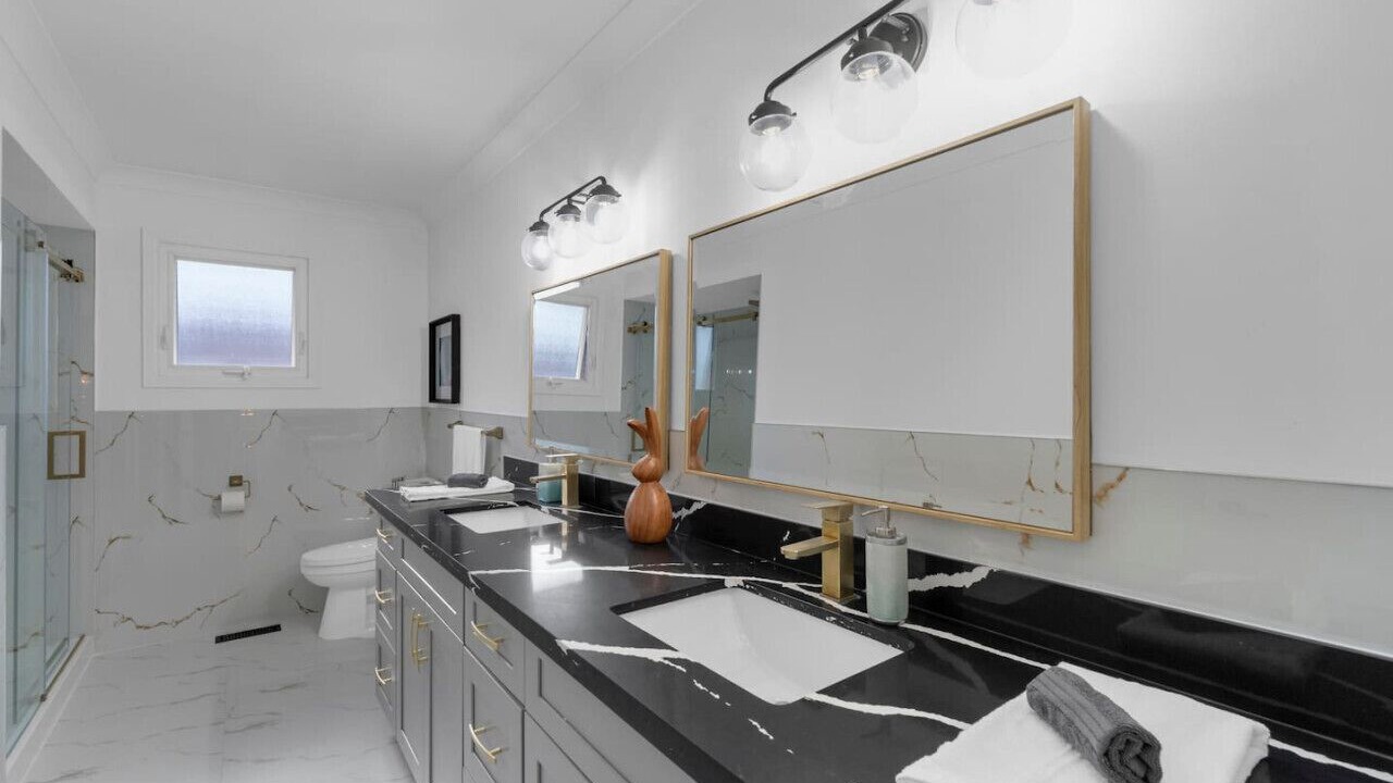 Photo of Bathroom in Erin Mills