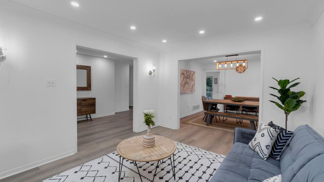 Photo of Livingroom in Erin Mills