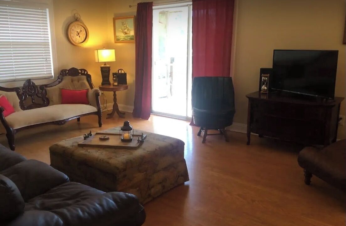 Photo of Bedroom in Weeki Wachee Gardens