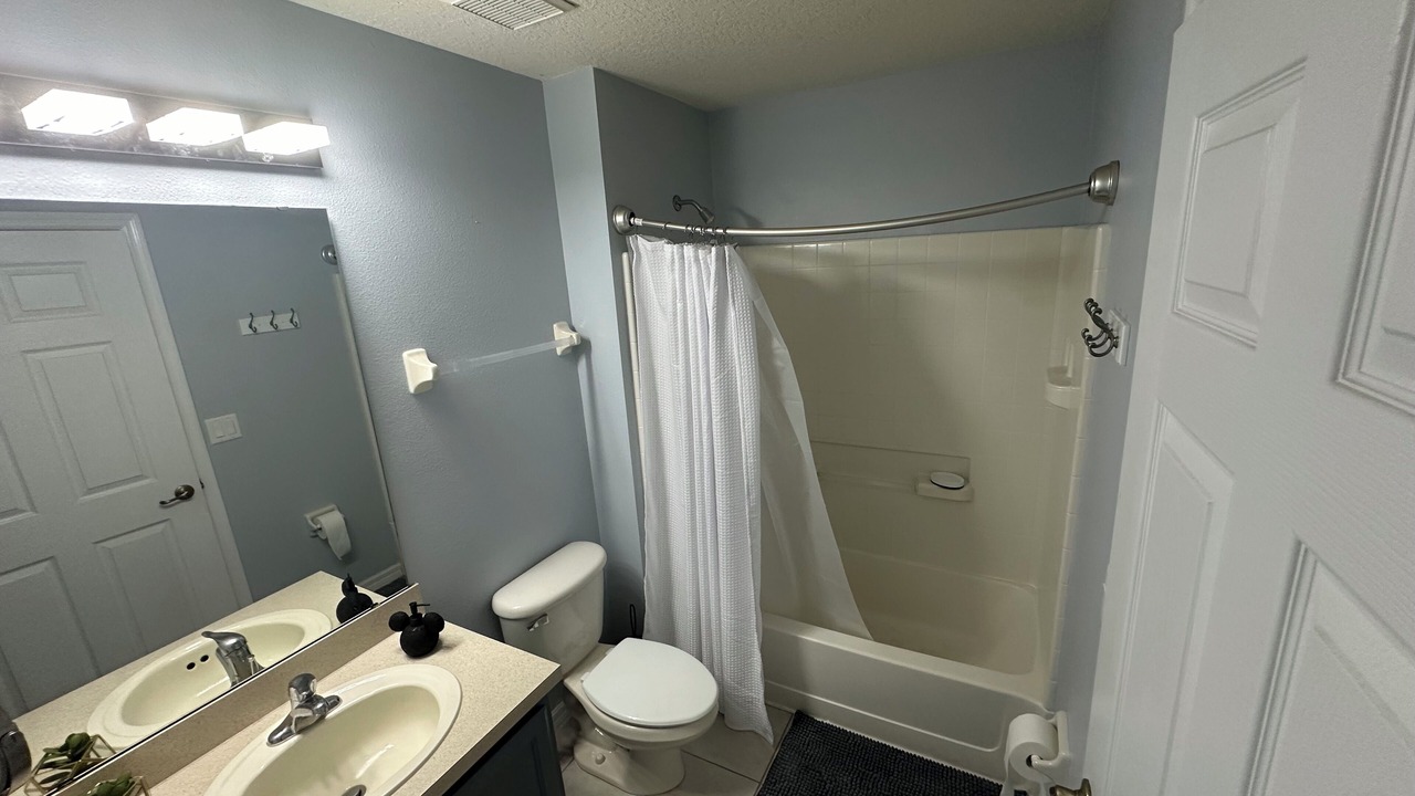 Photo of Bathroom in Sunset Lakes