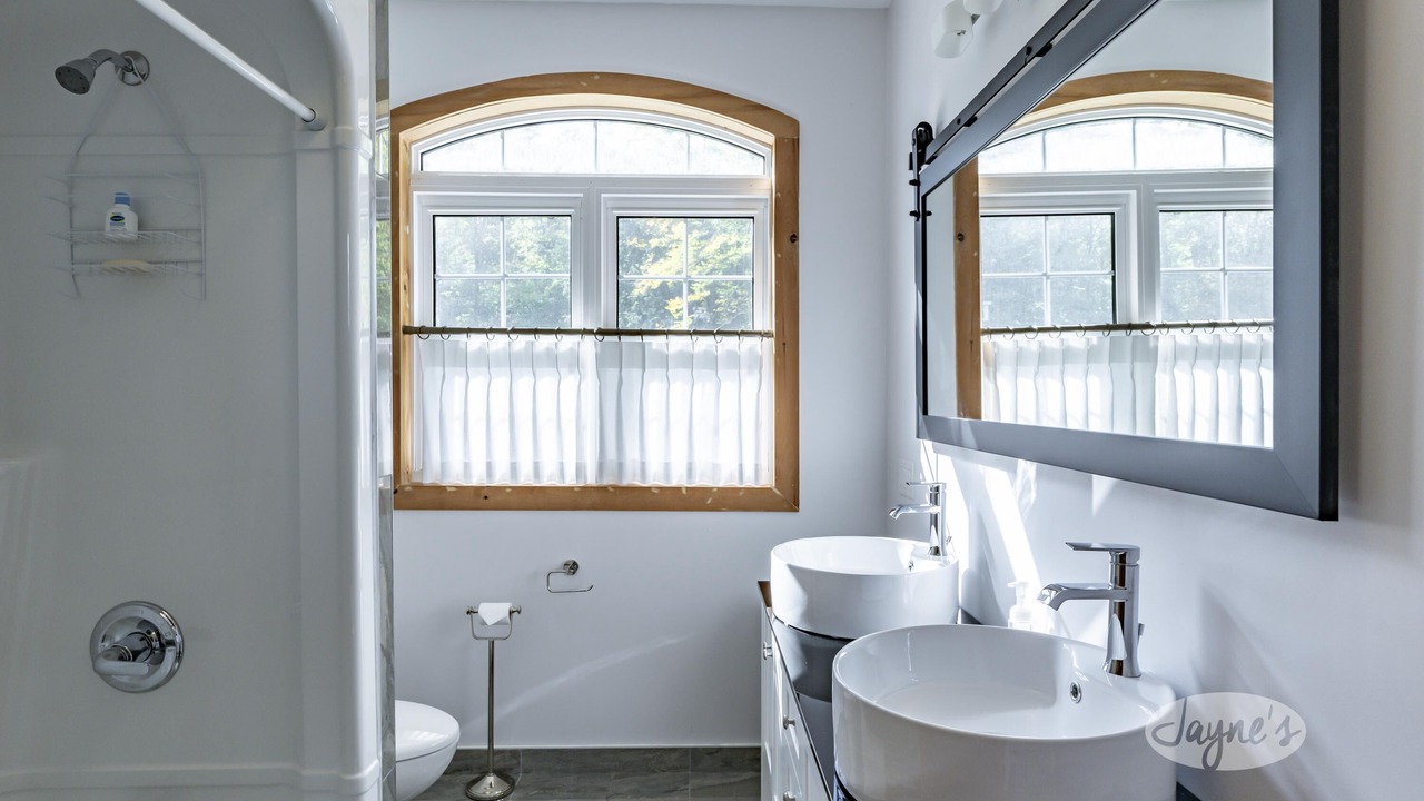 Photo of Bathroom in Muskoka Lakes
