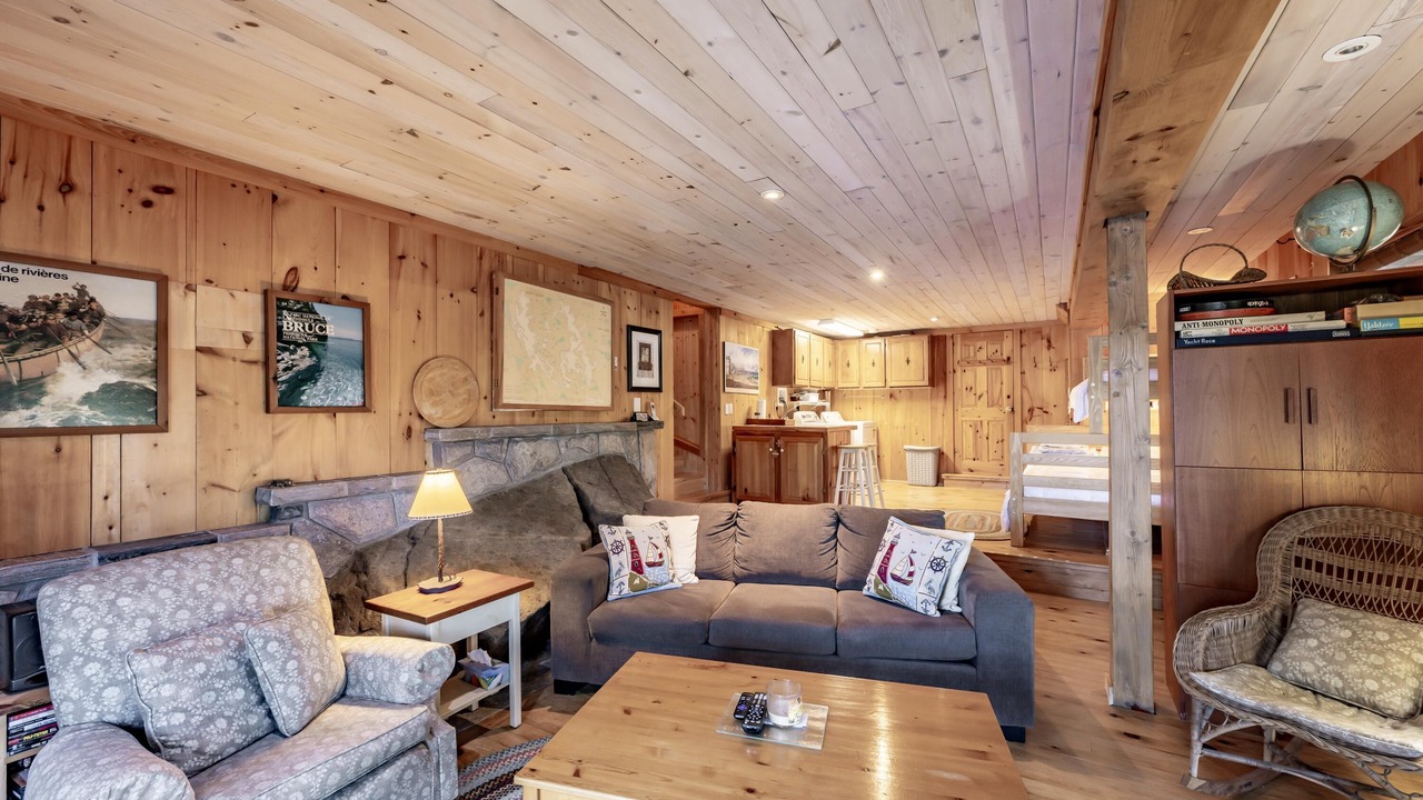 Photo of Bedroom in Muskoka Lakes