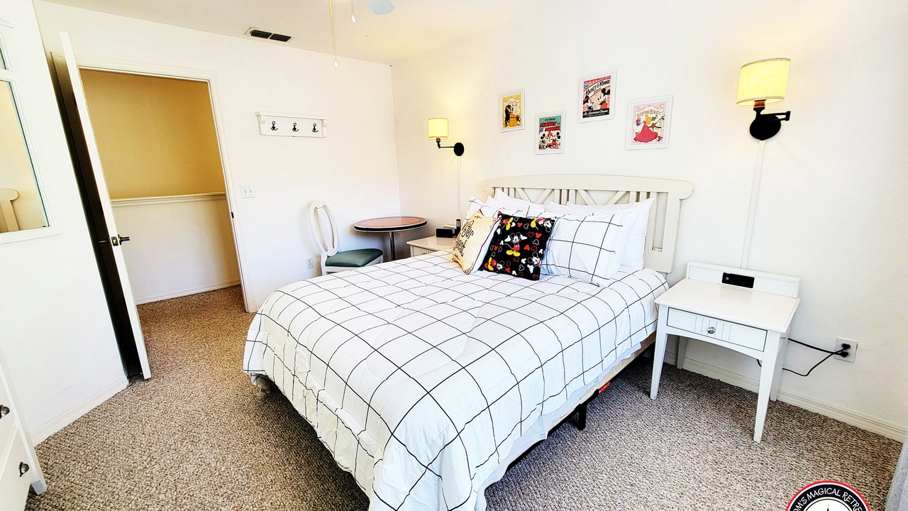 Photo of Bedroom in Venetian Bay Villages