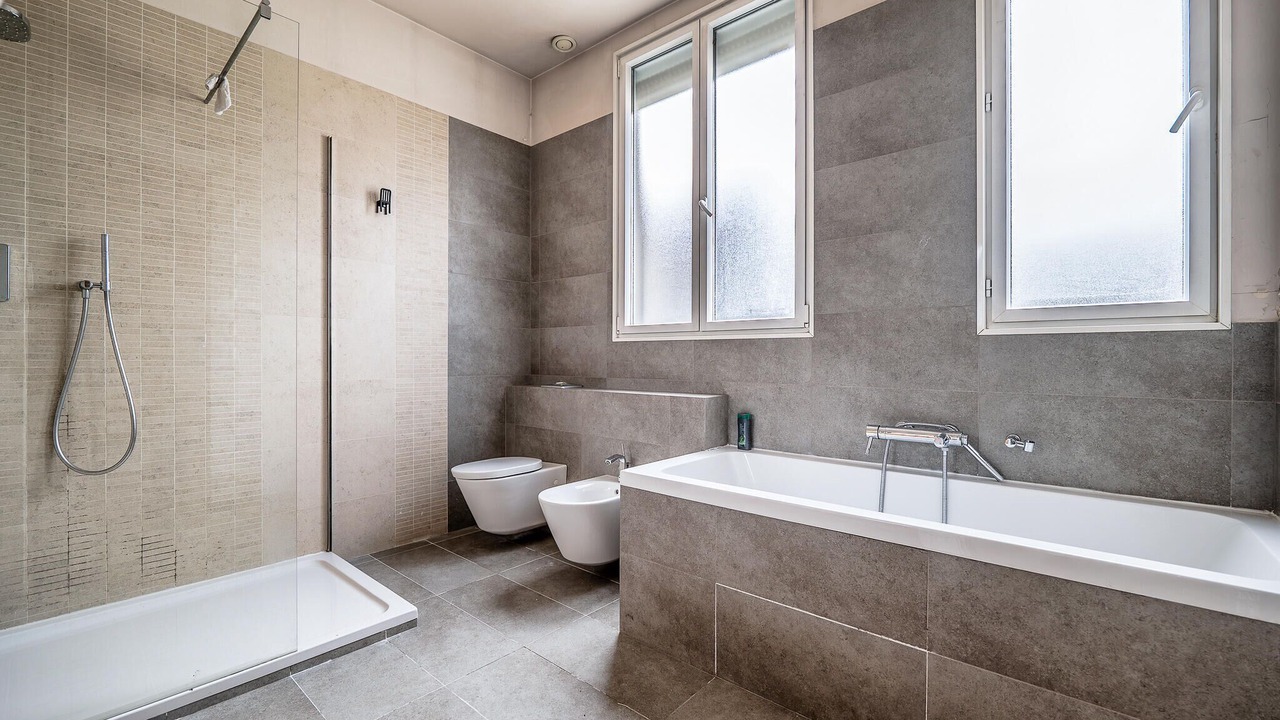Photo of Bathroom in Montreuil