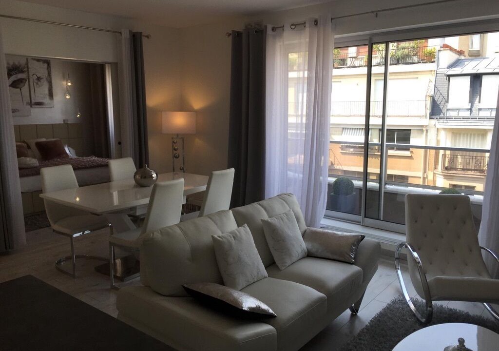 Photo of Livingroom in 15th Arrondissement