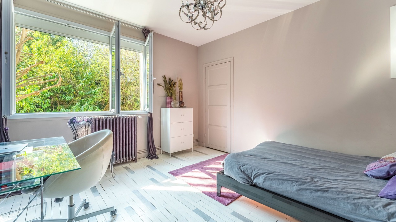 Photo of Bedroom in Combat