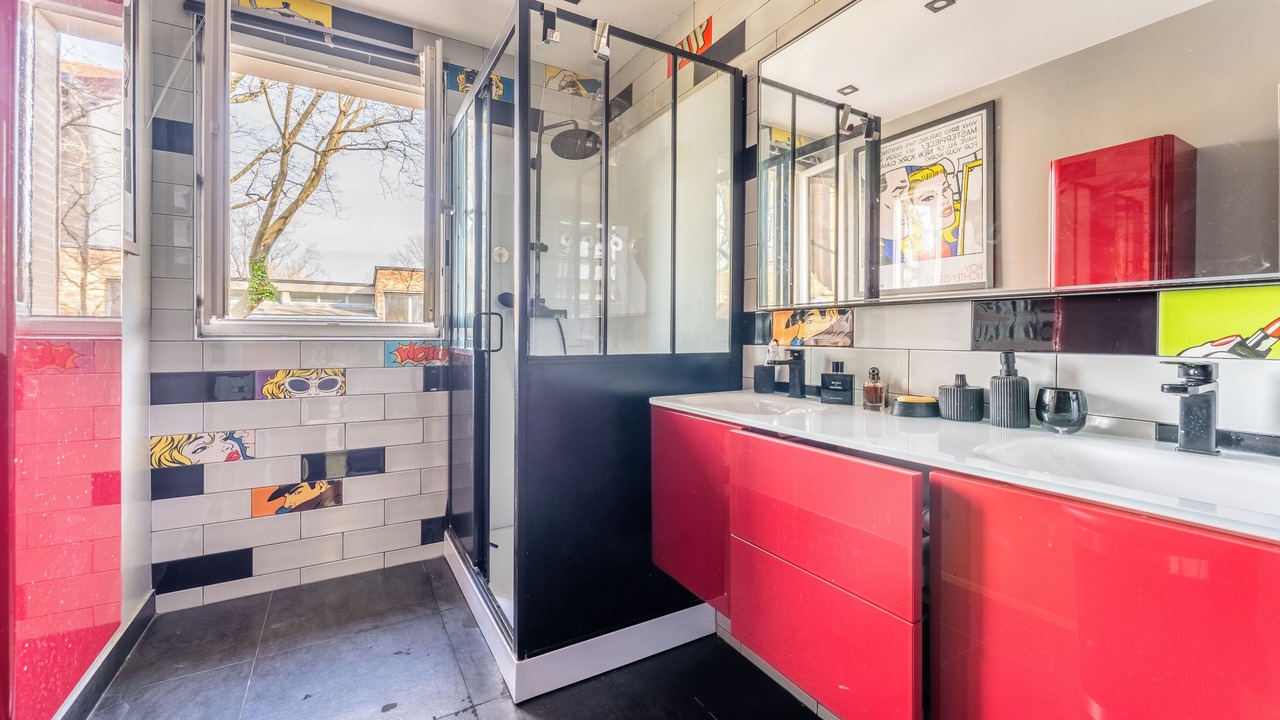 Photo of Bathroom in Combat