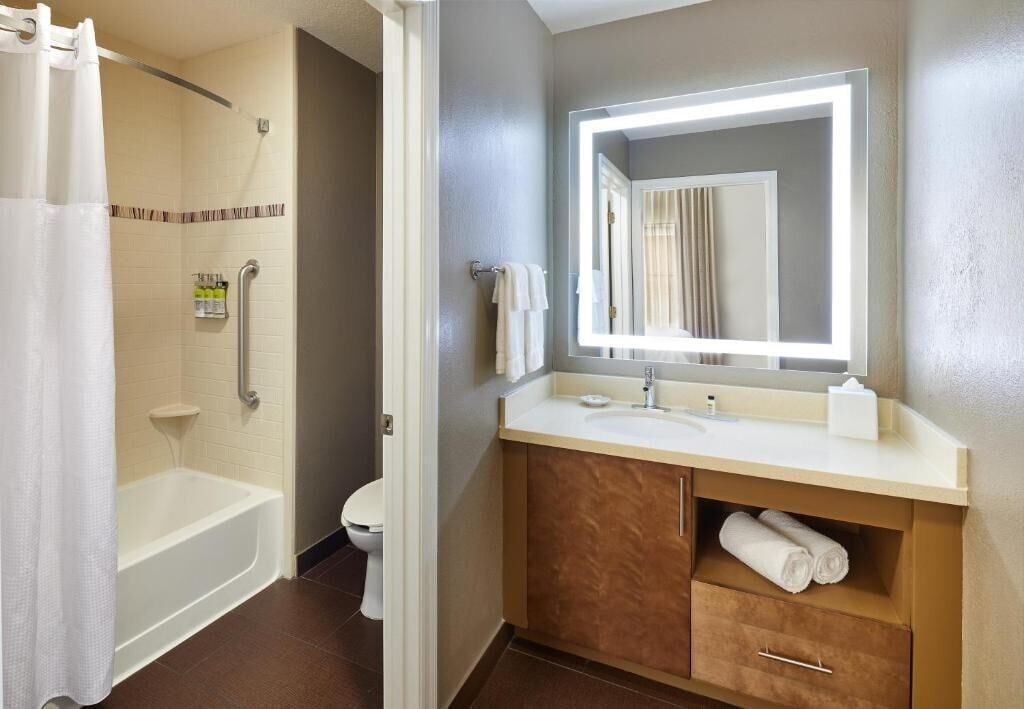 Photo of Bathroom in Airport North