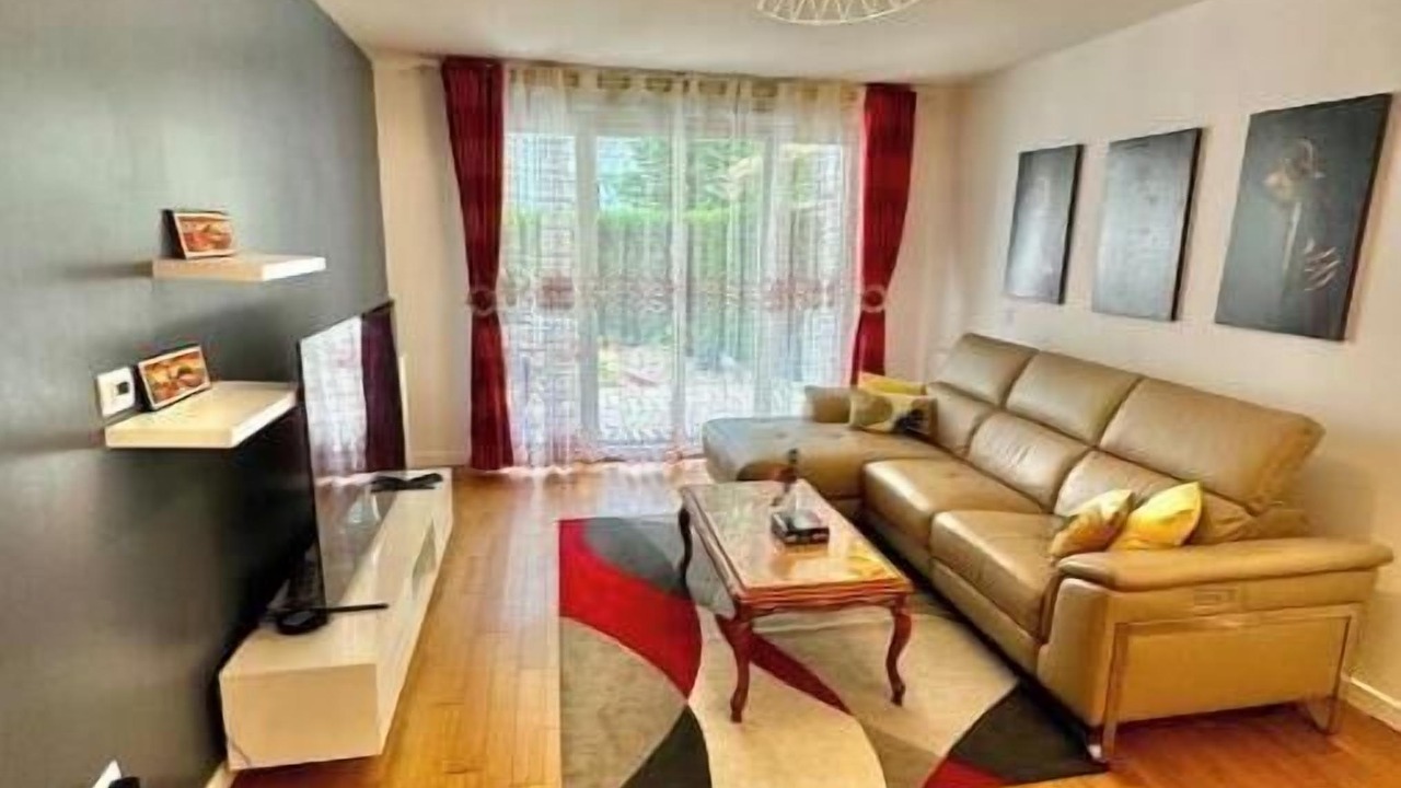 Photo of Livingroom in Saint-Cloud