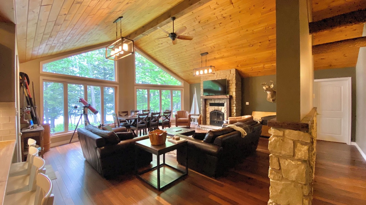 Photo of Livingroom in Magnetawan