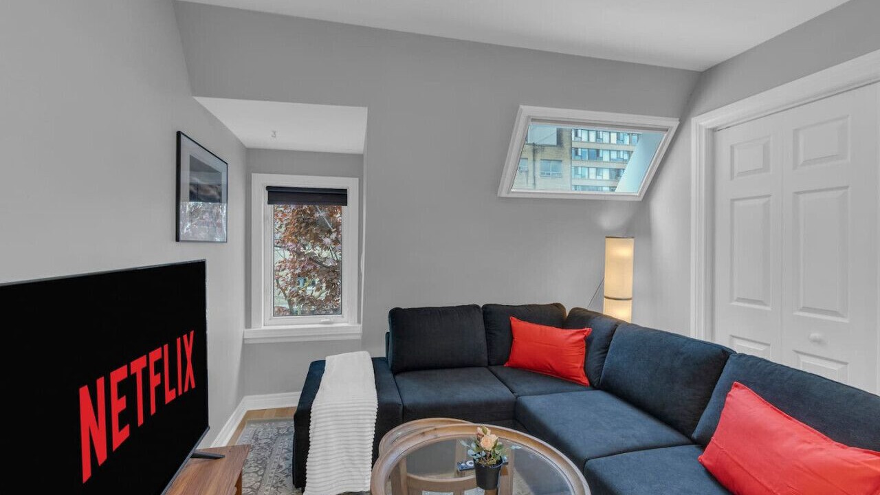 Photo of Livingroom in Church and Wellesley