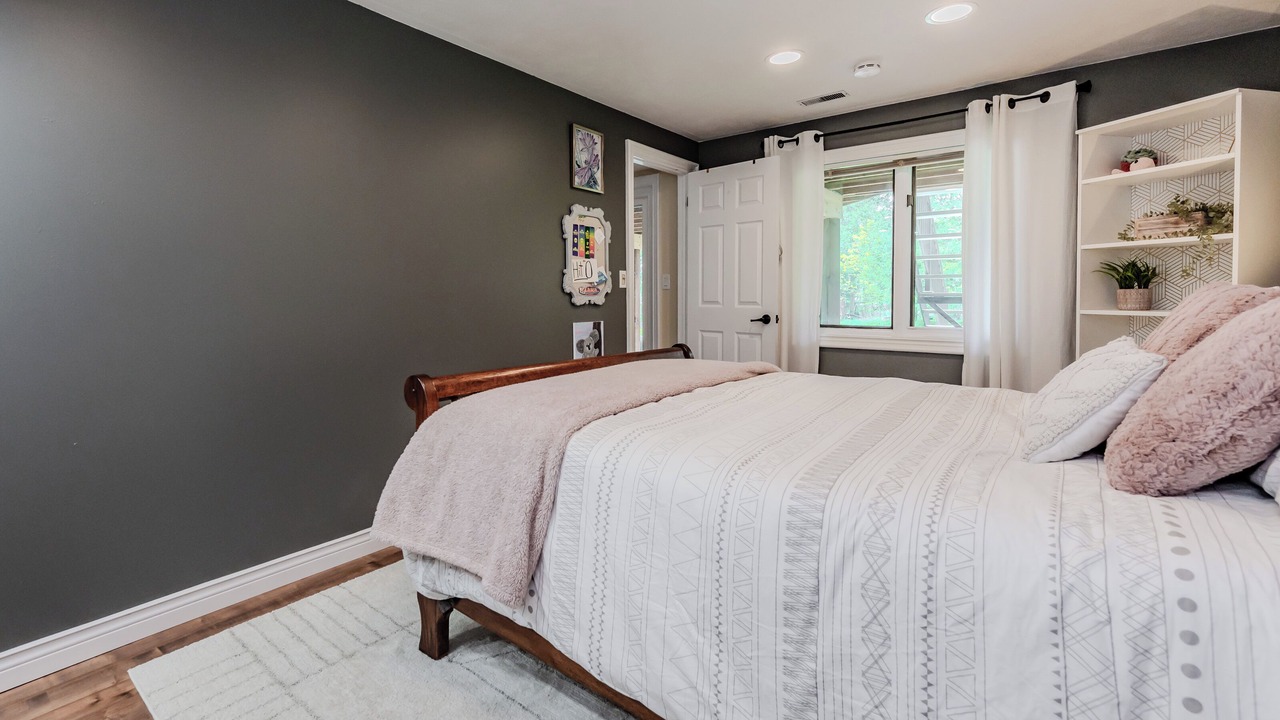 Photo of Bedroom in Georgian Bluffs