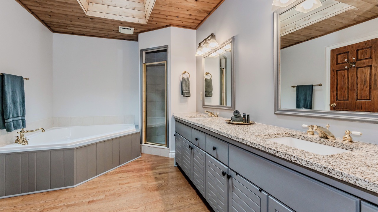 Photo of Bathroom in Georgian Bluffs