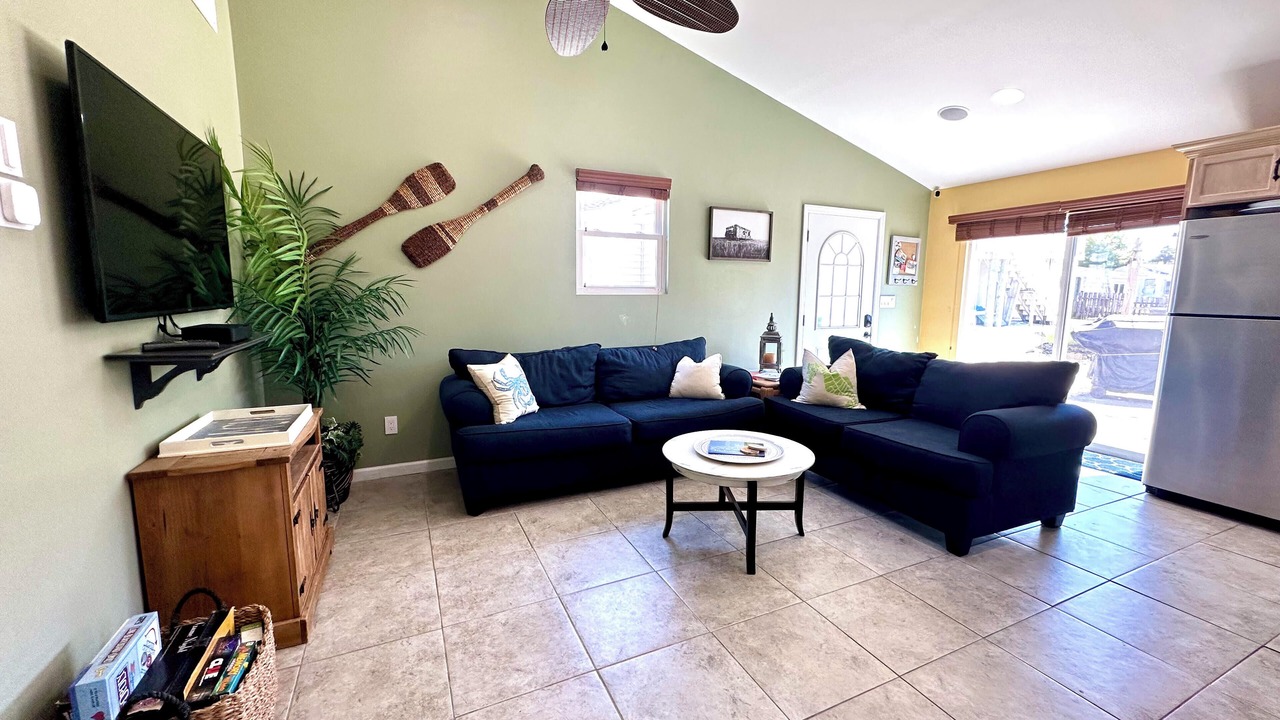 Photo of Livingroom in Beach Haven West