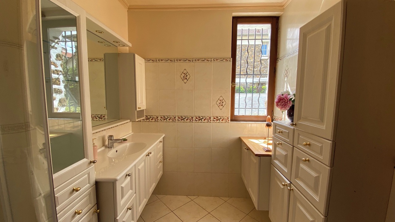 Photo of Bathroom in Maisons-Alfort