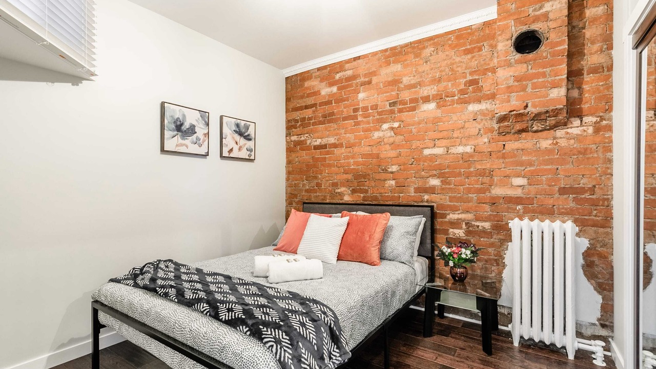 Photo of Bedroom in Central Hamilton