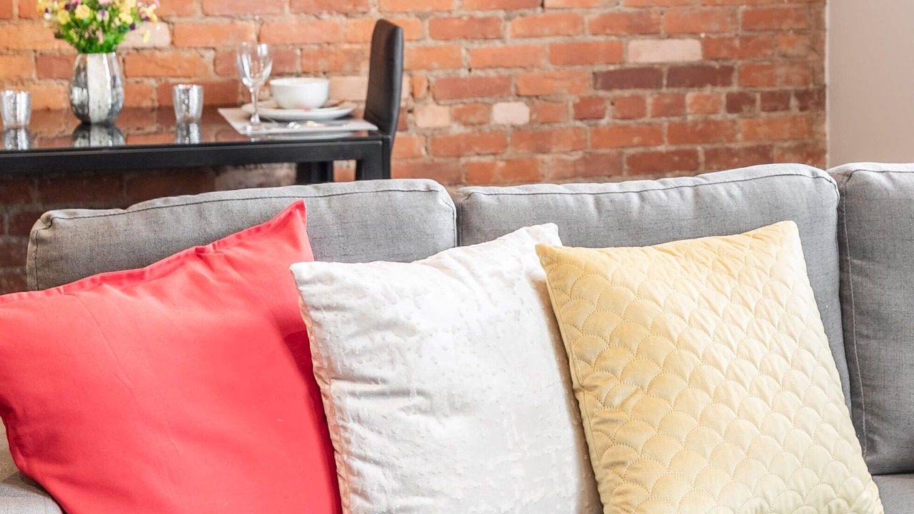 Photo of Livingroom in Central Hamilton