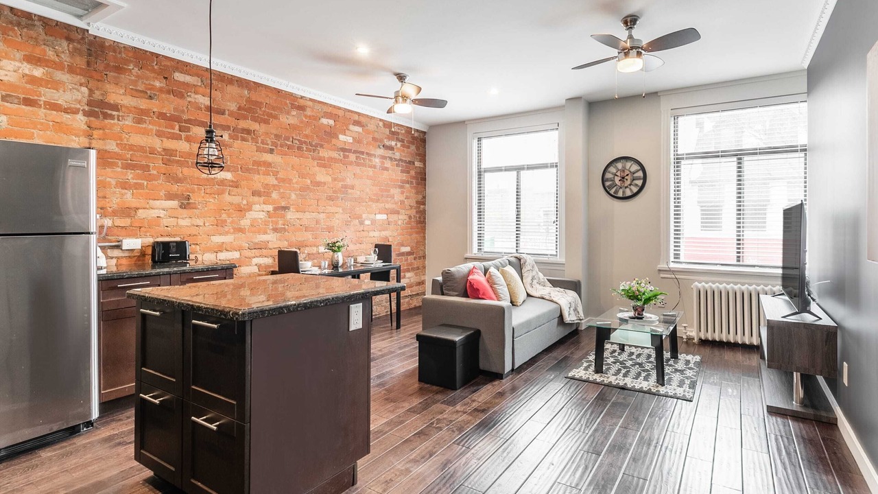 Photo of Livingroom in Central Hamilton