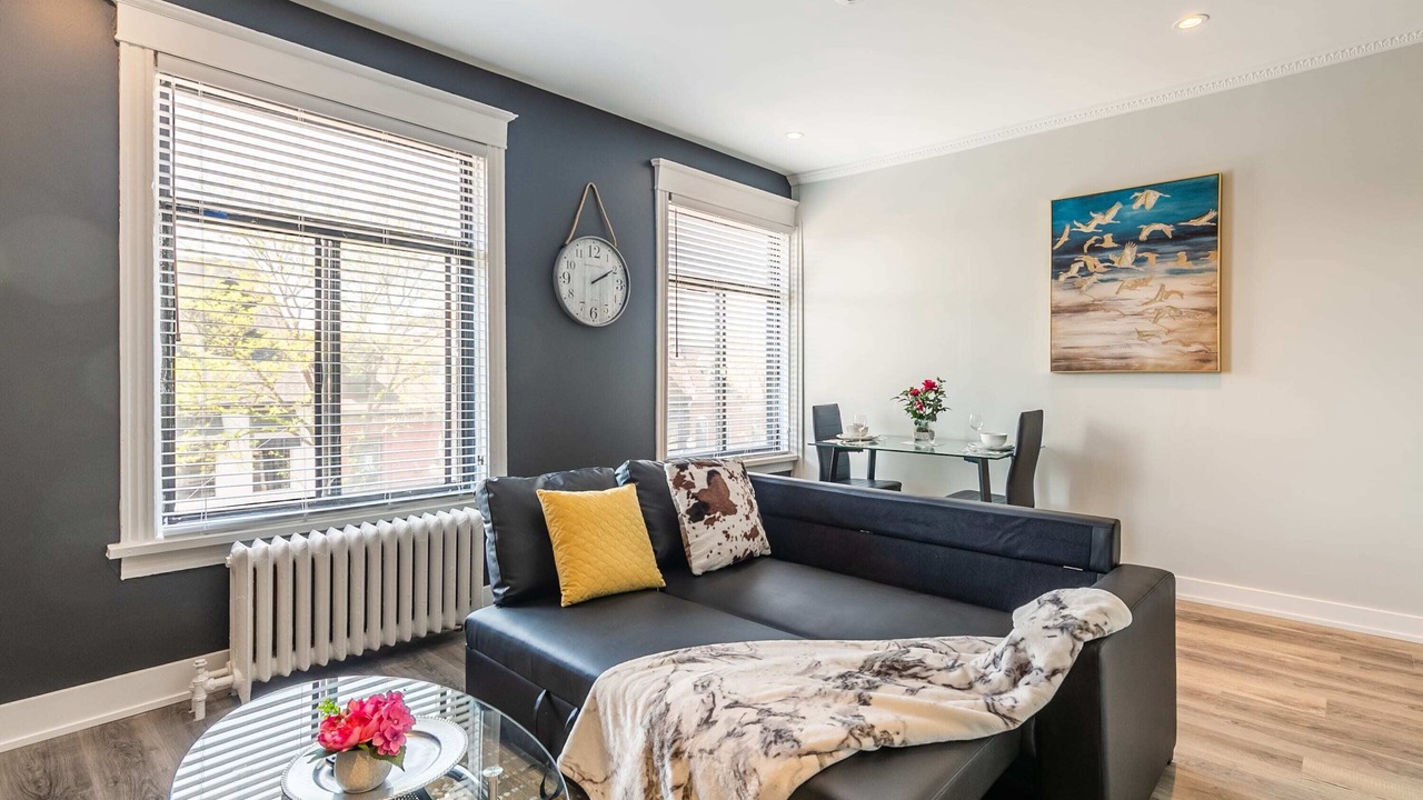 Photo of Livingroom in Central Hamilton