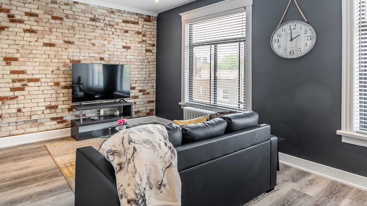 Photo of Livingroom in Central Hamilton