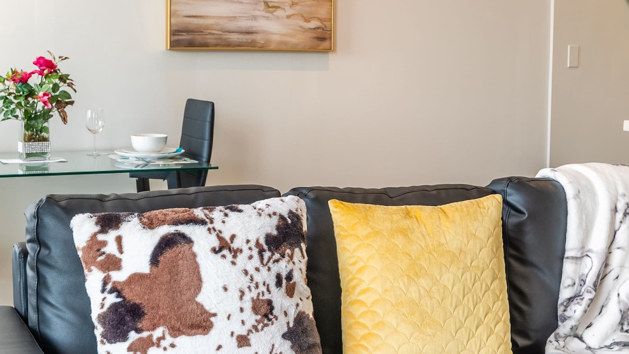 Photo of Livingroom in Central Hamilton