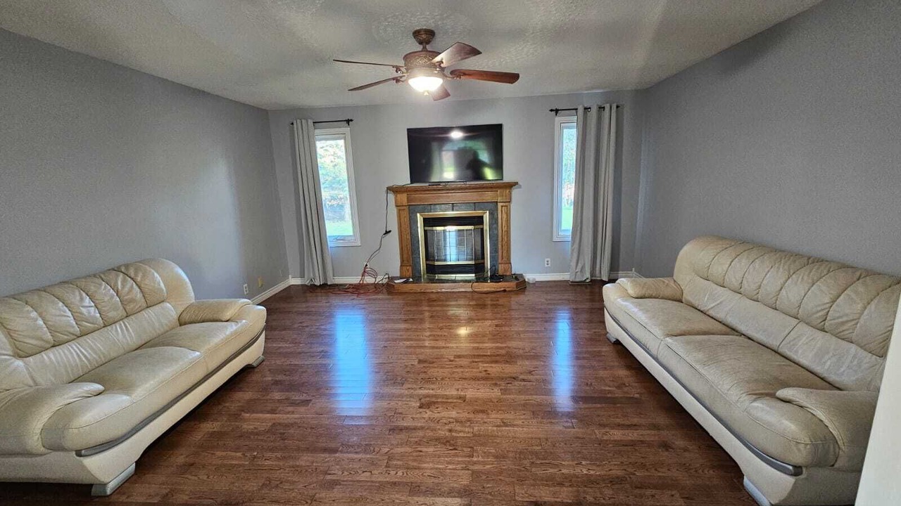 Photo of Livingroom in Cannifton