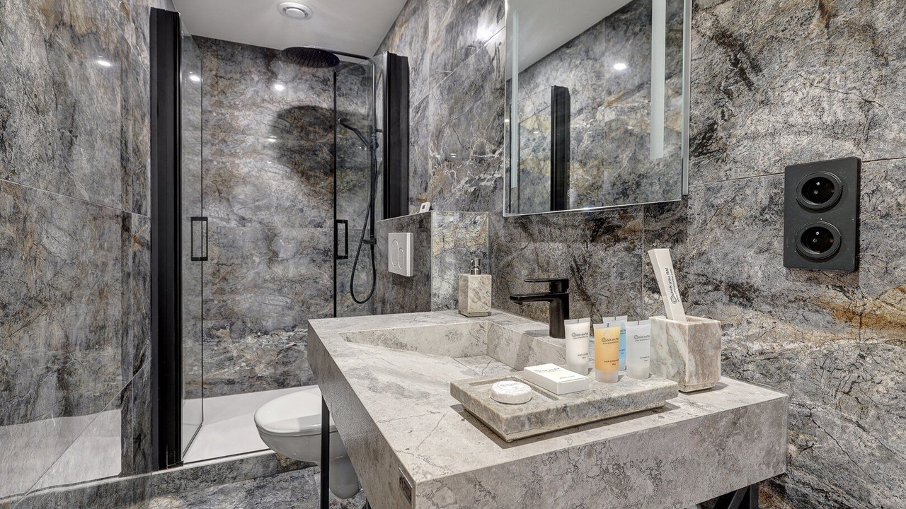 Photo of Bathroom in 8th Arrondissement