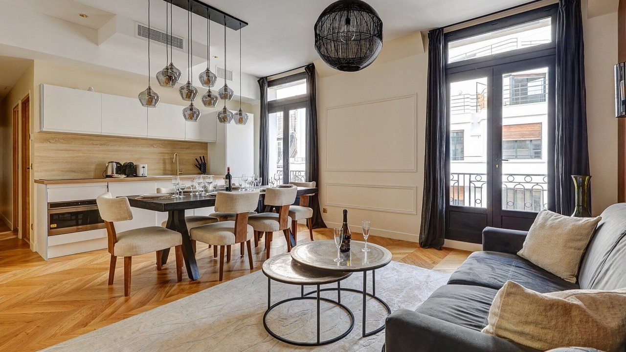 Photo of Livingroom in 8th Arrondissement