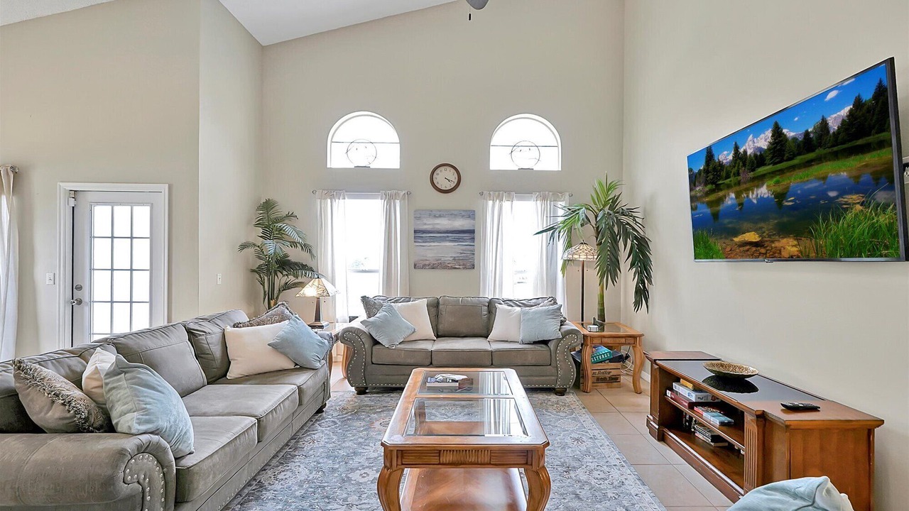 Photo of Bedroom in Lake Davenport Estates