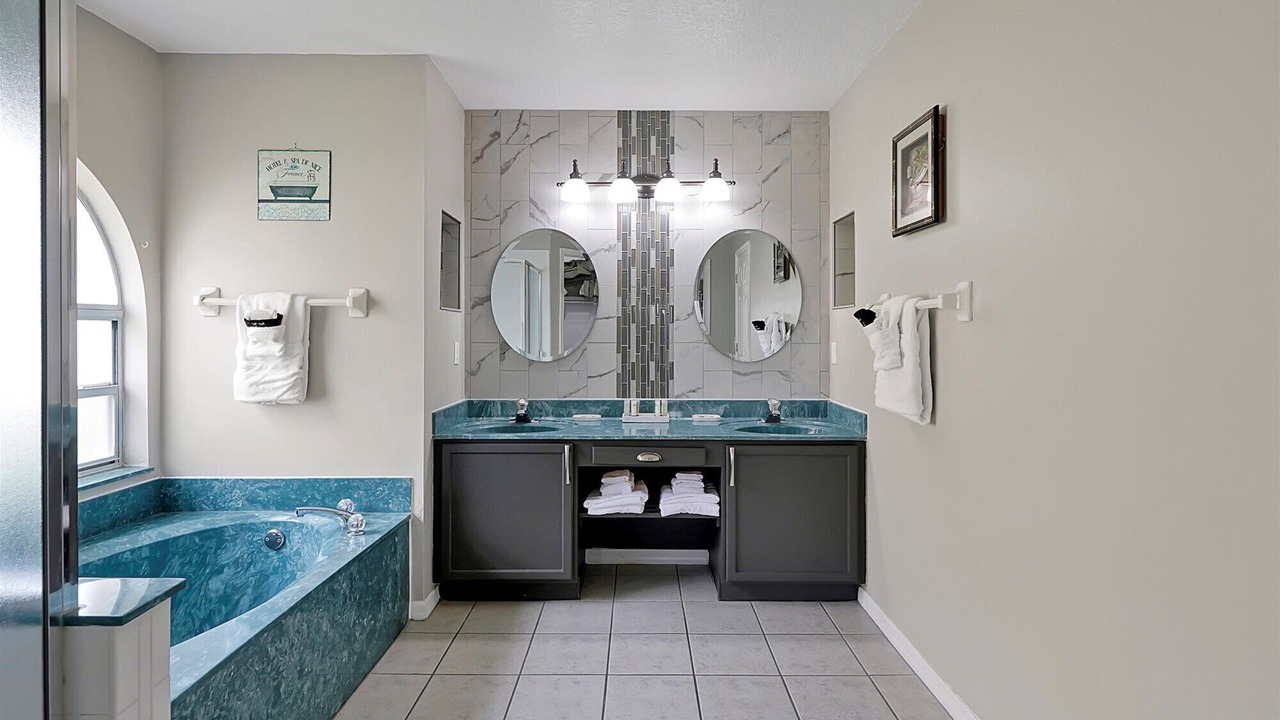 Photo of Bathroom in Lake Davenport Estates