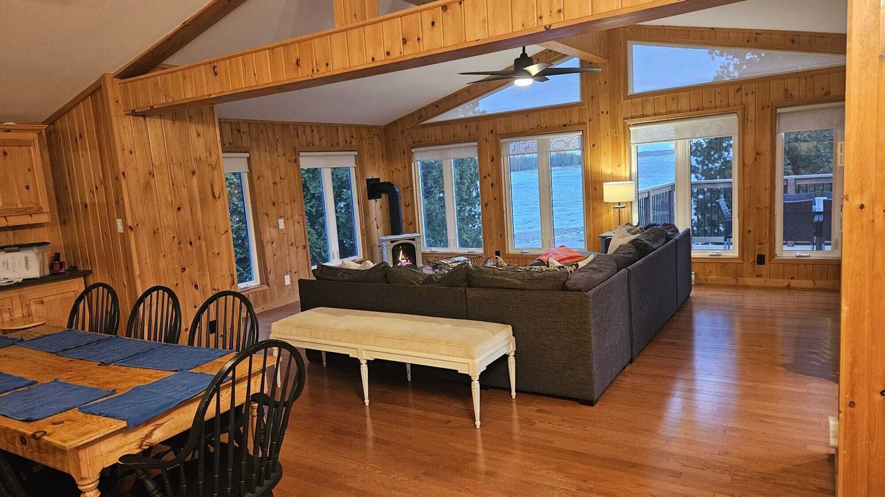Photo of Livingroom in Northern Bruce Peninsula