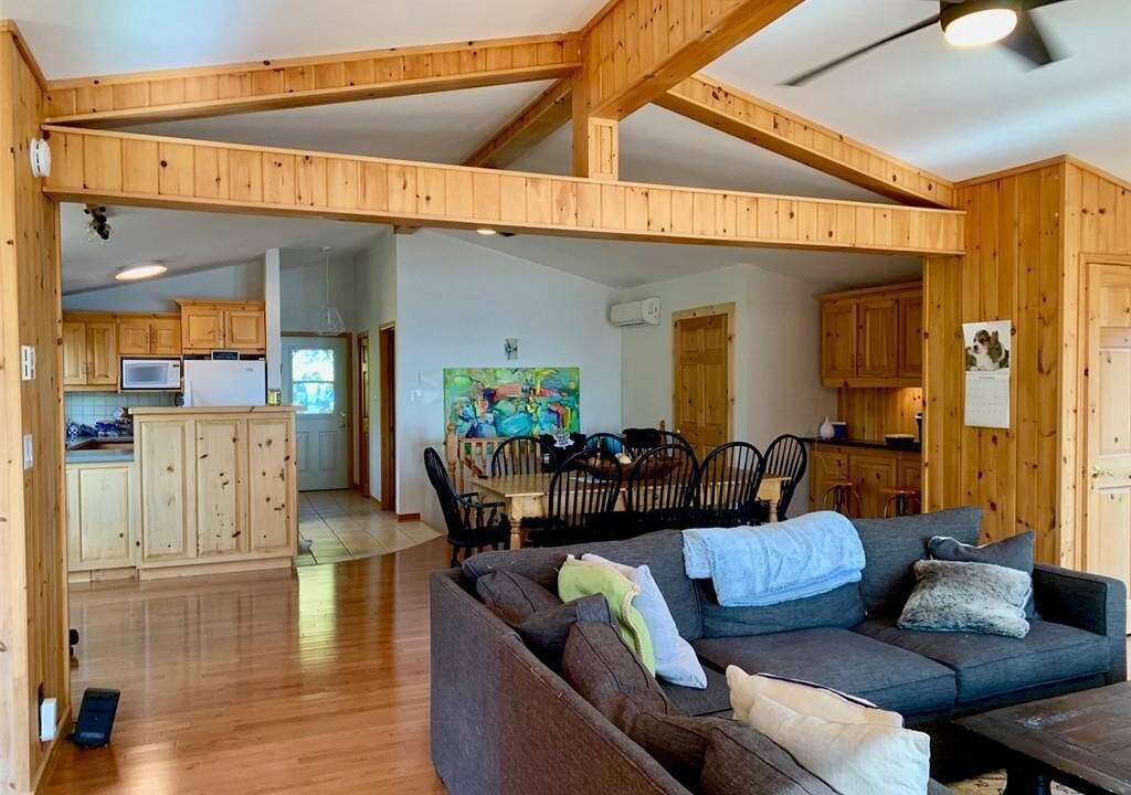 Photo of Livingroom in Northern Bruce Peninsula