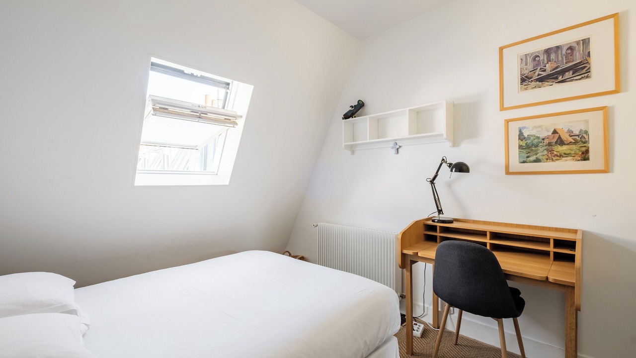 Photo of Bedroom in 17th Arrondissement