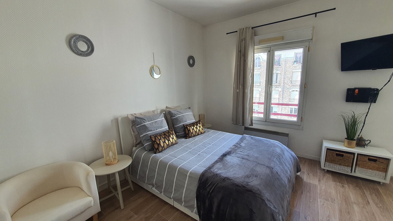 Photo of Bedroom in Villeneuve-Saint-Georges