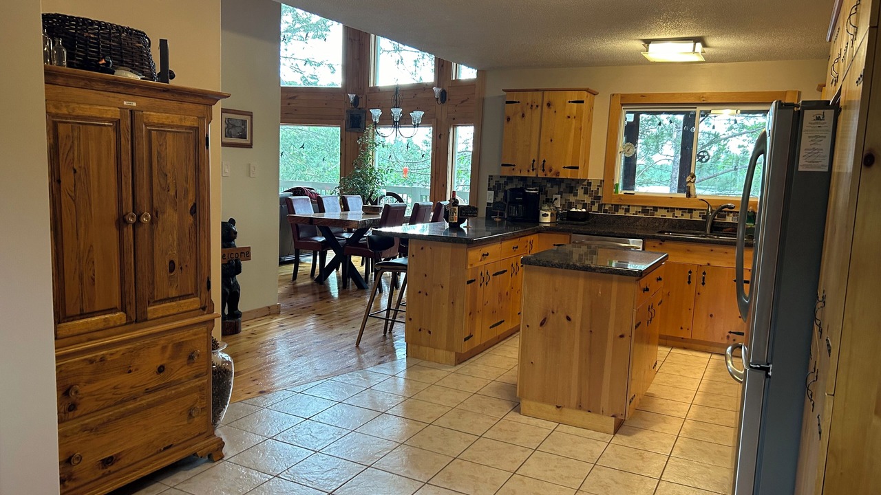 Photo of Kitchen in Temagami
