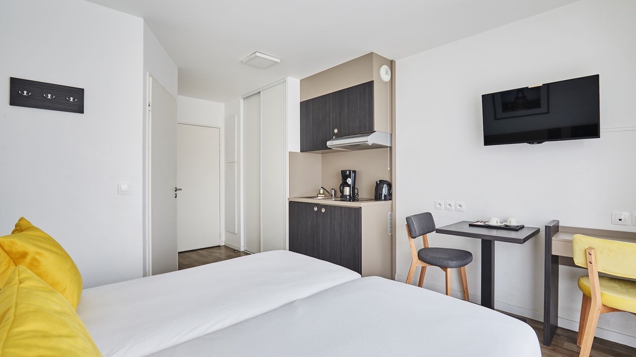 Photo of Bedroom in Levallois-Perret