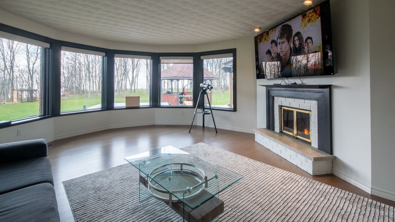 Photo of Livingroom in Central Huron
