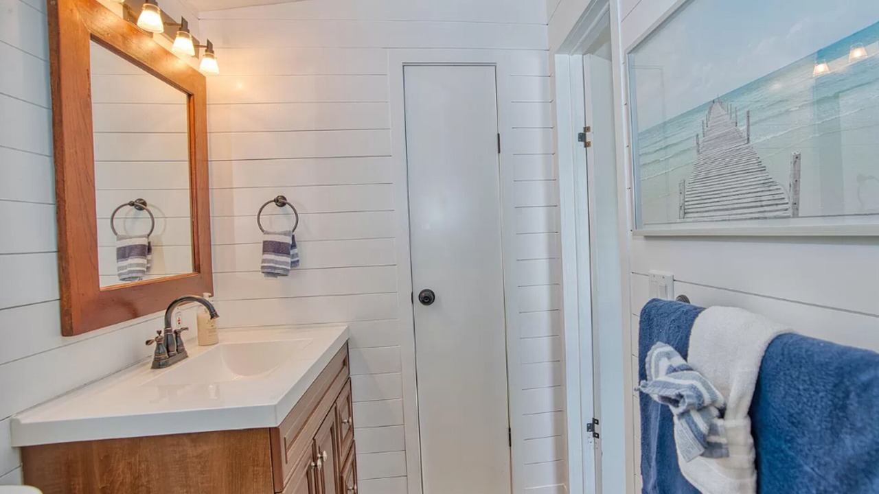 Photo of Bathroom in Cross Key Waterways